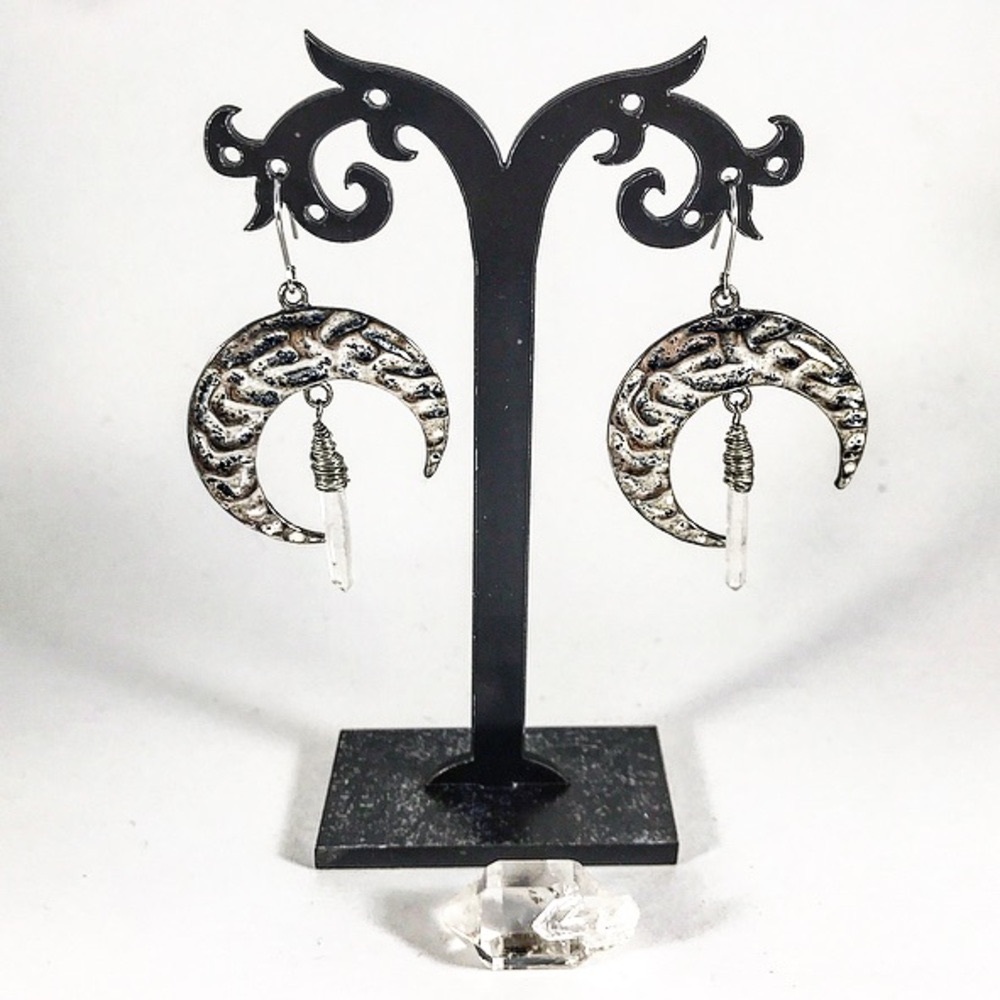 (1) Crystal Moon Earring